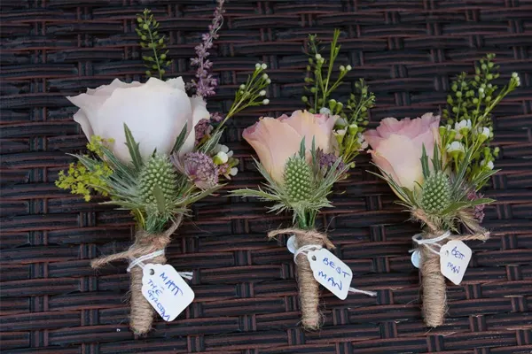 Distinctly Floral – Button hole flowers