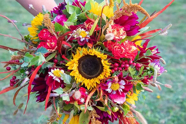 Distinctly Floral – bouquet flowers